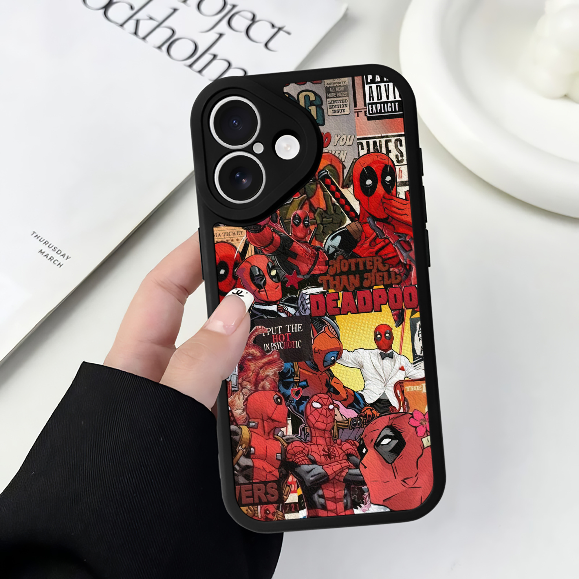 （画像用） Deadpool デッドプール 【iPhone 16シリーズ対応】シリコンスマホケース（レザー調） 材質：シリコン